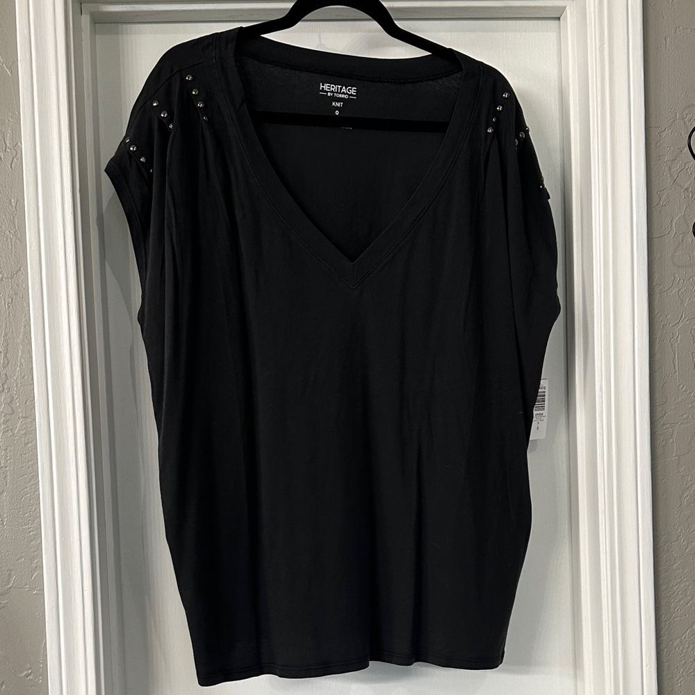 torrid Black V-Neck Short Sleeve Tee with Shoulder Studs